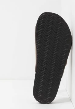 Rex Double Buckle Slide - Pantuflas - Brown -Mundo De Zapatos 06a30eba3f8d43b698d23ecdb0abb890