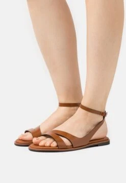 Calvin Klein Almond- Sandalias - Cognac