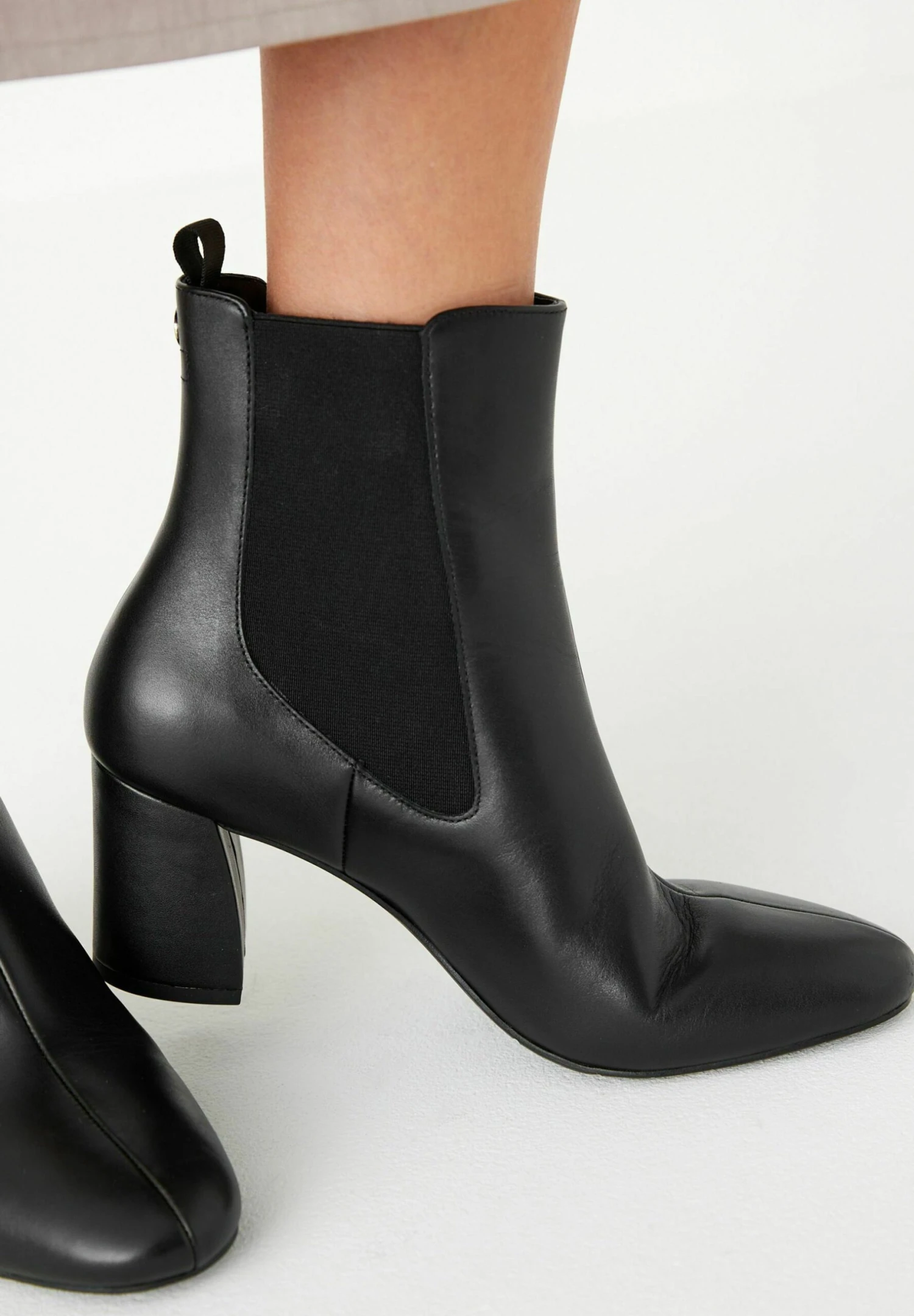 Next Botines Bajos - Black Leather 2 Next Botines Bajos - Black Leather - Imagen 2