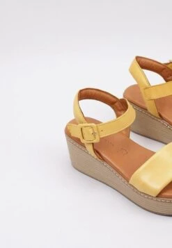 Cumbal - Sandalias De Cuña - Yellow -Mundo De Zapatos 3925560bed6c4026b84be90b6eb85256