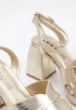 Livs - Sandalias De Tacón - Gold -Mundo De Zapatos 3d8dbfa043d240638972d74d8cda20ba