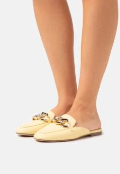 Tamaris Sandalias Planas - Soft Lemon