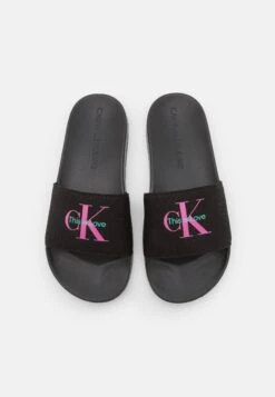 Calvin Klein Jeans Cap Pride Slide Logo - Sandalias Planas - Black -Mundo De Zapatos 552caf2dc79d4261a88dda21a06e0049