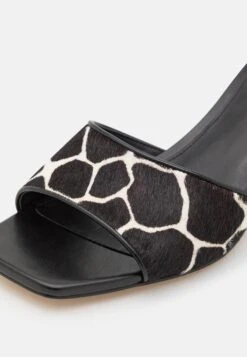 MICHAEL Michael Kors Amal Kitten - Sandalias - Black/Optic White -Mundo De Zapatos 5b6696d585954c8f95496ffe4ebad08e
