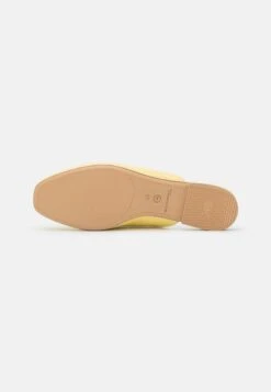 Tamaris Sandalias Planas - Soft Lemon -Mundo De Zapatos 984e959e563446e8bc18d49ab459637f