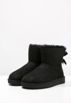 Ugg Mini Bailey Bow - Botines - Black -Mundo De Zapatos ad5bedbfabaa49a8ba4e9f631c3f3cce