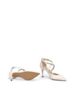 Thelma- Tacones - Off White -Mundo De Zapatos b0a7fbfe161140cf852cba0f61463c7c