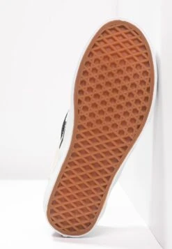 Vans Classic Slip-On - Mocasines - Black/White -Mundo De Zapatos b430001d4ea54795847131b610ff5d96