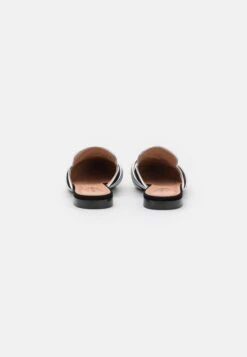 Alberta Ferretti Embroideries - Sandalias Planas - Black -Mundo De Zapatos b86d408fc713420e8b03249192d263bb